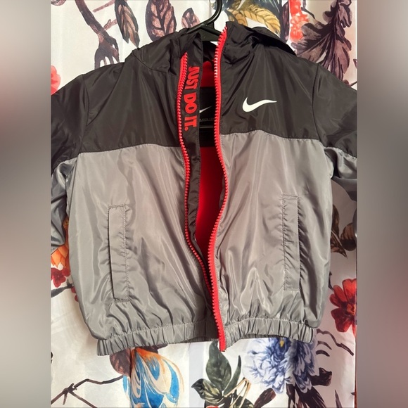 Nike Boy’s Fleece Lined Hooded Jacket NWT - Picture 6 of 10